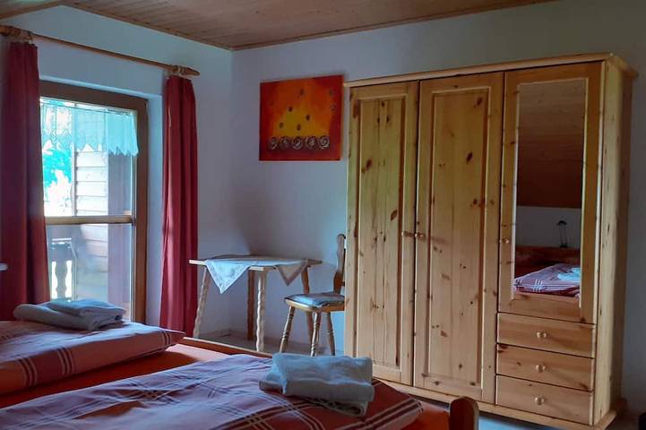 Ferienwohnung für 5 Personen, mit Balkon und Garten in Seeg - 4