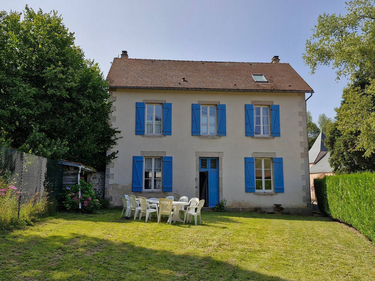 Geräumiges Haus in Saint-Agnan mit Garten, in der Nähe von See und Wanderwegen, Haustiere erlaubt in Saint-Agnan, Naturpark Morvan