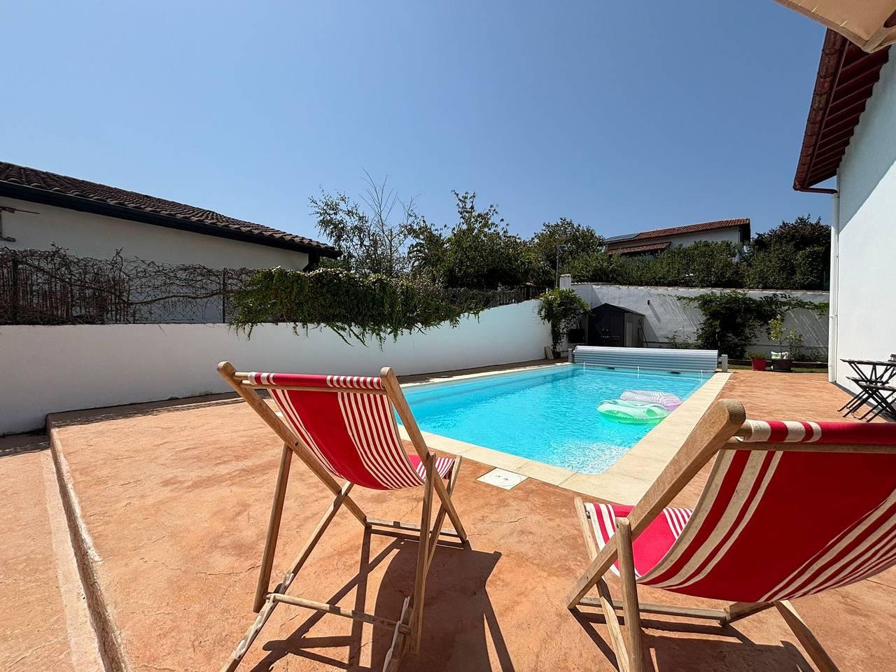 Beautiful house for 10, pool and garden in Urrugne in Urrugne, Bayonne region