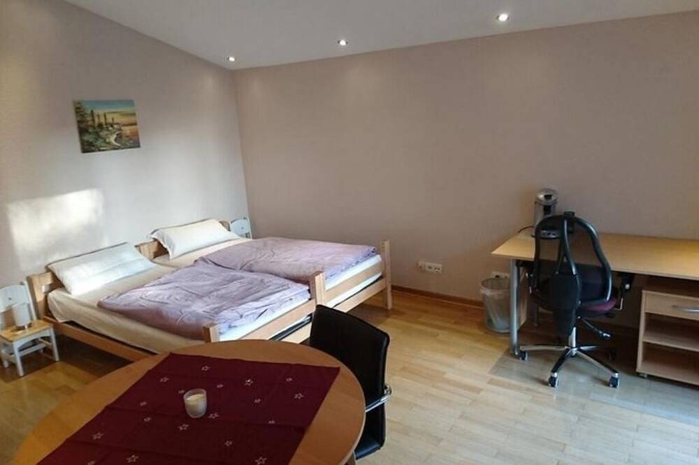Ganze Wohnung, Ruhiges Apartment mit Parkmöglichkeit u. Aufenthalt im Grünen in Aachen, Rheinland