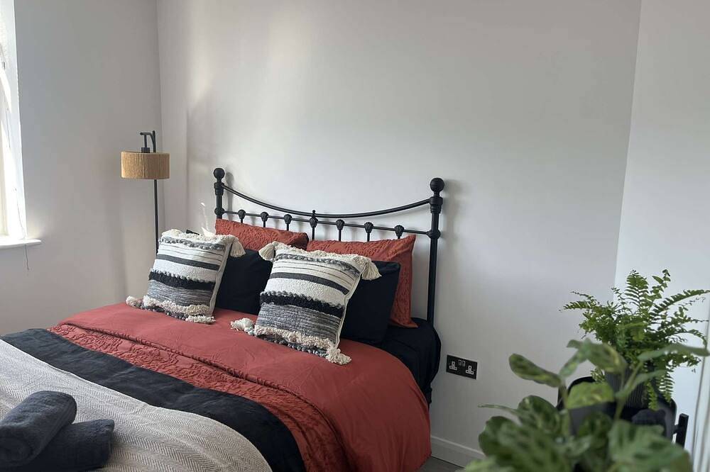 Entire apartment, Central Tranquil Deluxe Urban Retreat in Leicester, Heart of England