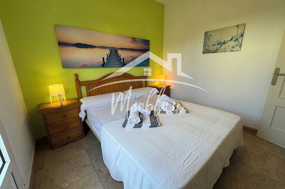 Entire apartment, First floor apartment 3 minutes away from Cala'n Brut in Cala Blanes, Ciutadella