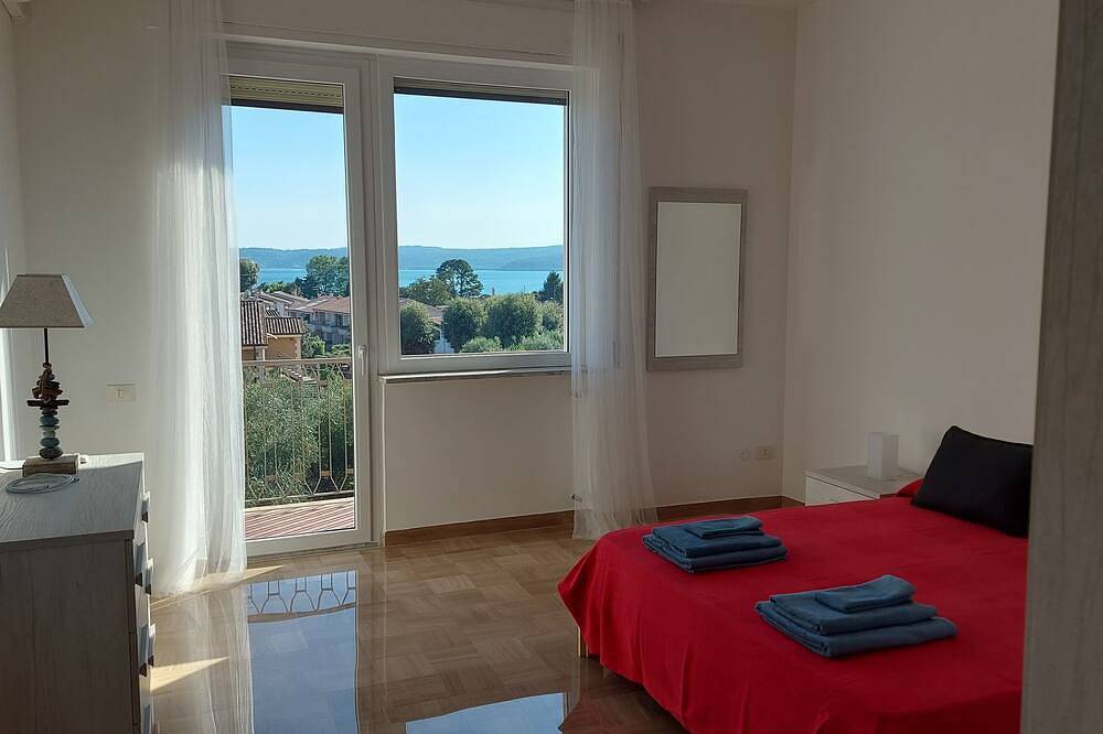 Ganze Wohnung, Accogliente appartamento centrale, 2 minuti dal lago, bar, ristoranti, negozi in Trevignano Romano, Braccianosee