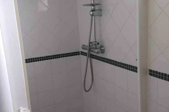 Gîte pour 2 personnes, avec piscine ainsi que jardin et terrasse à Saint-Martin-de-Crau - 4
