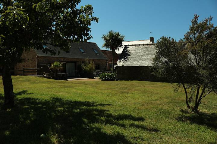 Gîte pour 3 personnes, avec jardin et terrasse en Cotes-d'Armor - 3
