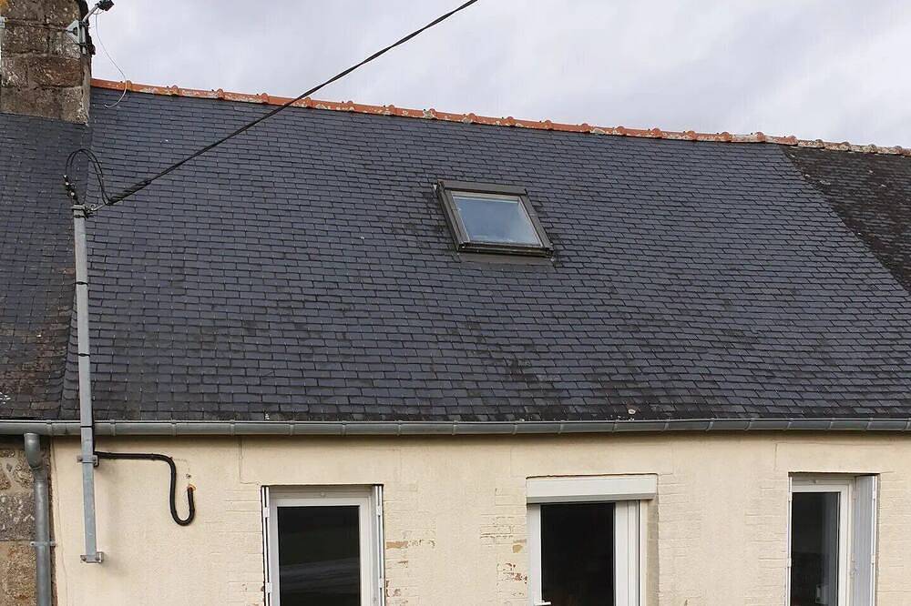 Appartement entier, Logement spacieux rénové dans une longère in Rostrenen, Région de Guingamp
