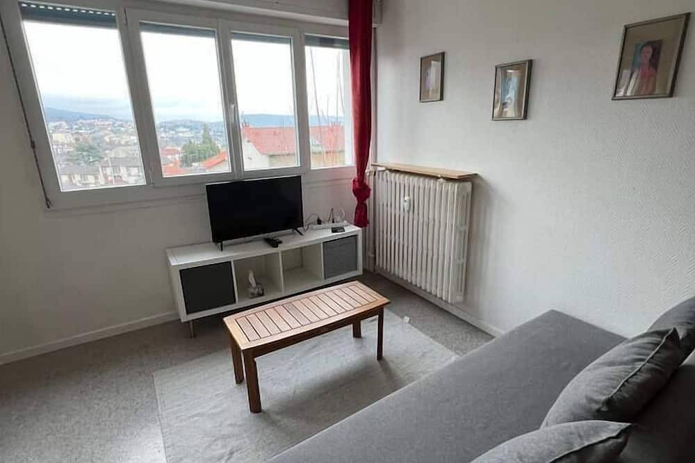 Entire apartment, Charming T1 near the thermal baths in Royat, Volcans d'Auvergne Regional Nature Park