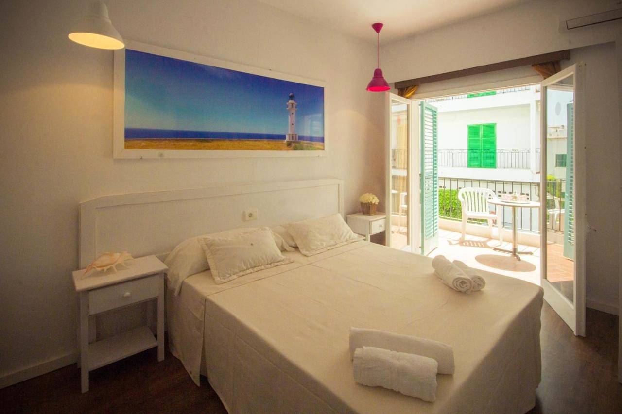 Hostal Sunset Ibiza in Ocean Beach Ibiza, Sant Antoni de Portmany