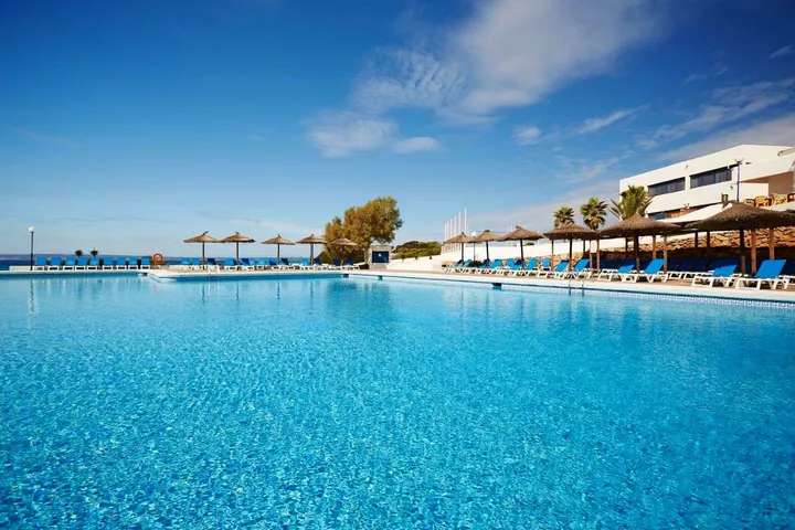 Hôtel pour 2 personnes, avec bassin pour enfant ainsi que jardin et piscine - 1