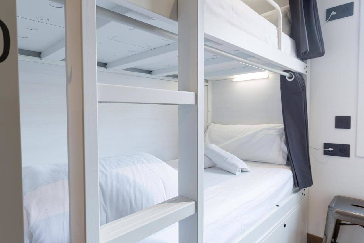 Hostal para 2 personas con terraza in El Prat de Llobregat, Bajo Llobregat