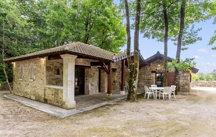 Location de vacances pour 5 personnes, avec piscine dans Lonnes