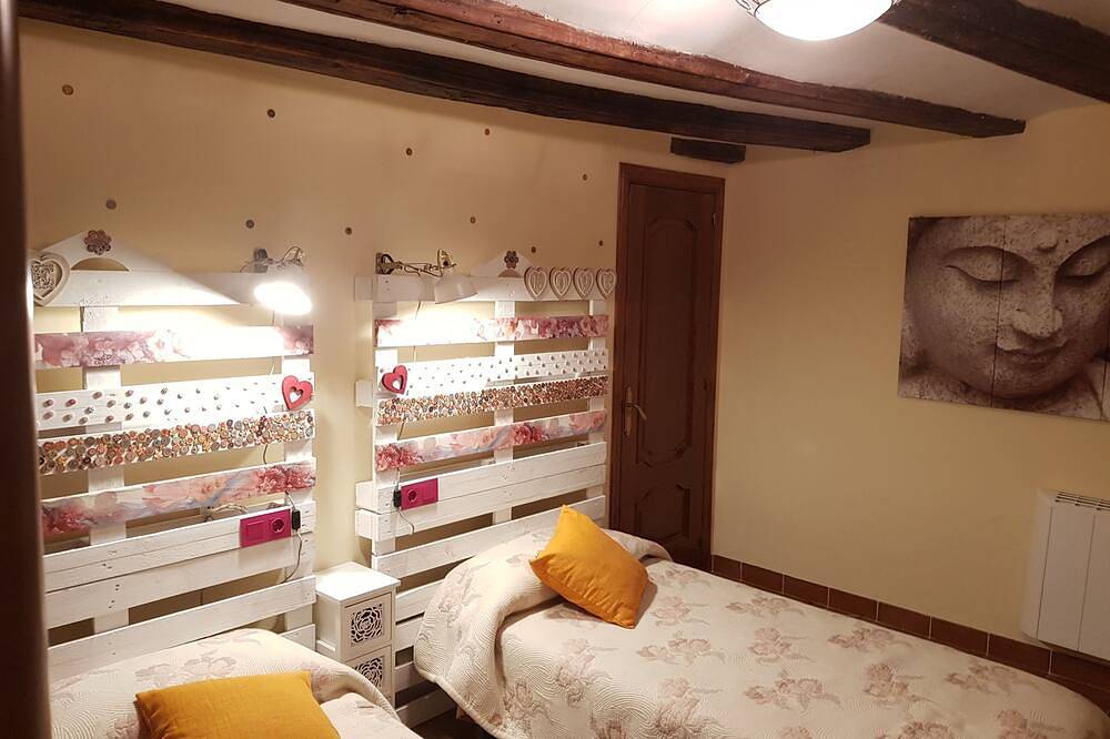 Self catering Ca Domenech for 9 people in Cretas, Teruel Region