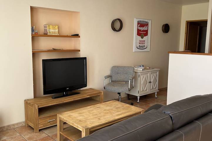 Appartement entier, Gîte 2/4 personnes avec Piscine et Vue sur la vallée de l'Orb in Cessenon-sur-Orb, Côte méditerranéenne (France)