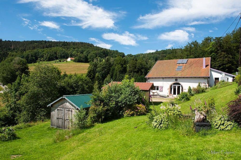 Magnifique gîte, confort et pleine nature avec sauna. in Vagney, Parc naturel régional des Ballons des Vosges