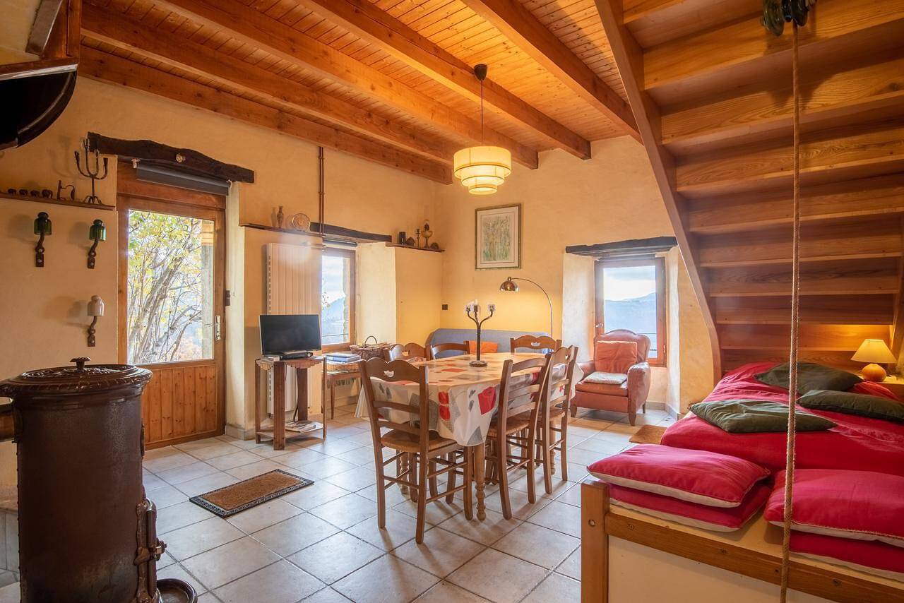 Gîte pour 7 Personnes dans Gluiras, Parc naturel régional des Monts d'Ardèche