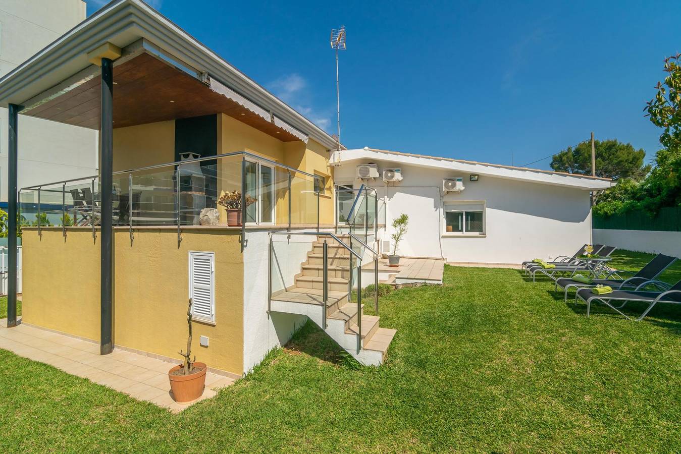 Romaní - Ferienhaus mit Privatgarten in Ca'n Picafort. Wifi gratis in Can Picafort, Santa Margalida