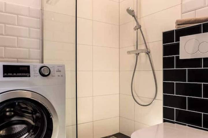 Entire apartment, Stylish apartment with terrace for up to 6 people in Bochum, Ruhr district