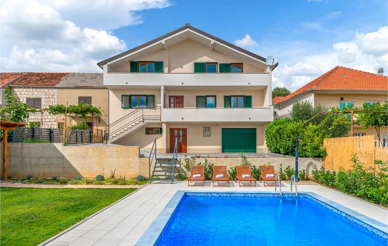 Charmantes Apartment mit 1 Schlafzimmer und Pool in der Nähe der Sehenswürdigkeiten von Imotski in Imotski, Makarska Riviera