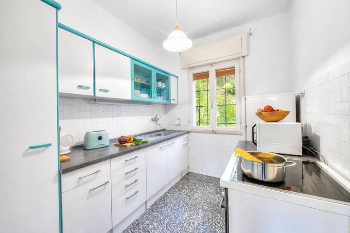 Villa Panorama with Private Pool in Nago-Torbole, Montañas Garda