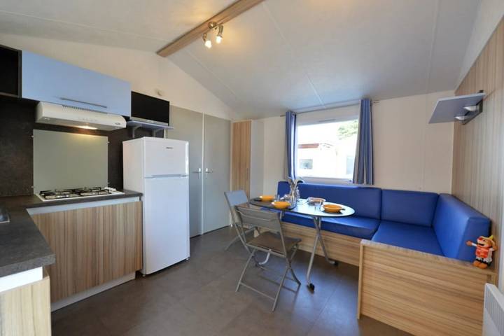 Camping pour 6 personnes, avec bassin pour enfant et sauna à Le Bois-Plage-en-Ré - 4