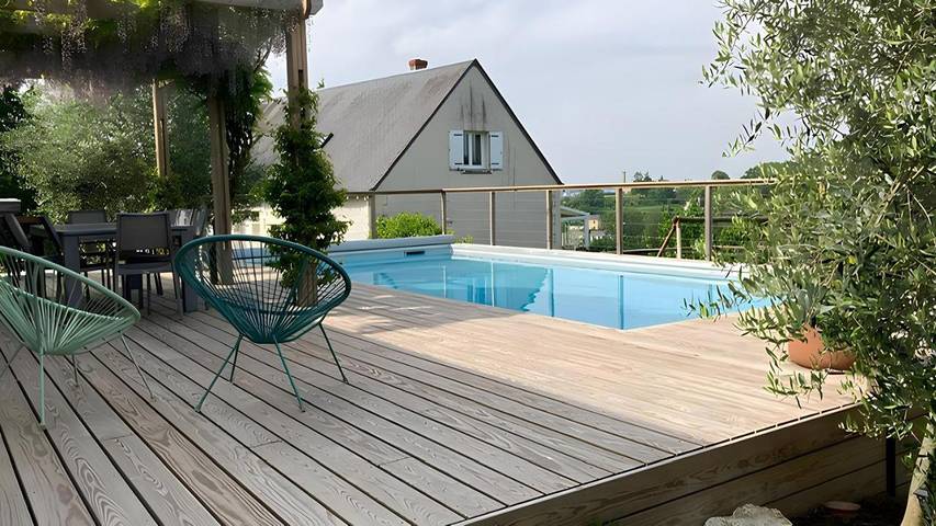 Alojamiento y desayuno para 3 personas, con piscina y jardín - 1