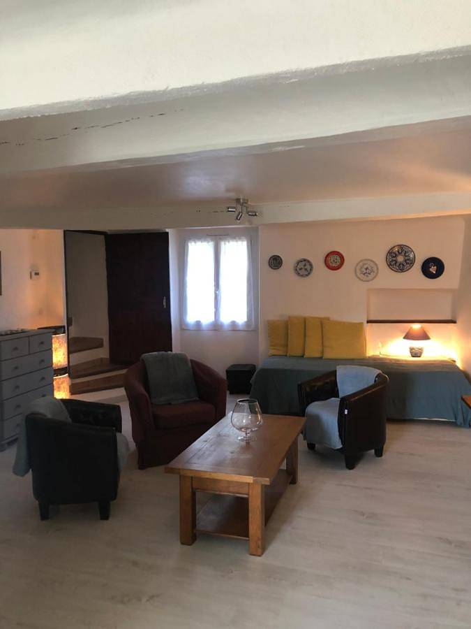 Gîte pour 4 personnes, avec vue à Trigance - 2