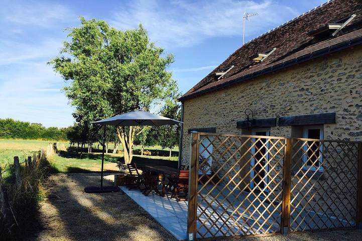 Gîte pour 8 personnes, avec Terrasse ainsi que Jardin et Piscine