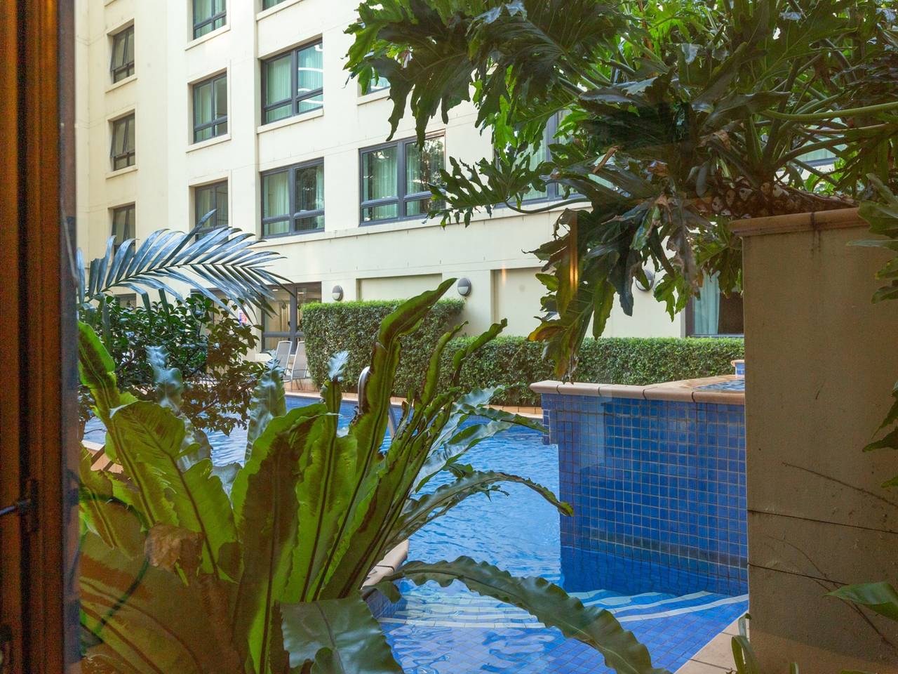 Entire apartment, Contemporary 1-Bed First Floor Unit with Pool in Parramatta, Sydney