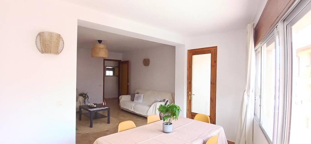 Apartamento para 6 personas, con vistas y jardín, Se admiten mascotas en Saldes