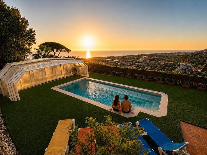 Ferienhaus für 10 Personen, mit Balkon und Terrasse sowie Garten und Pool