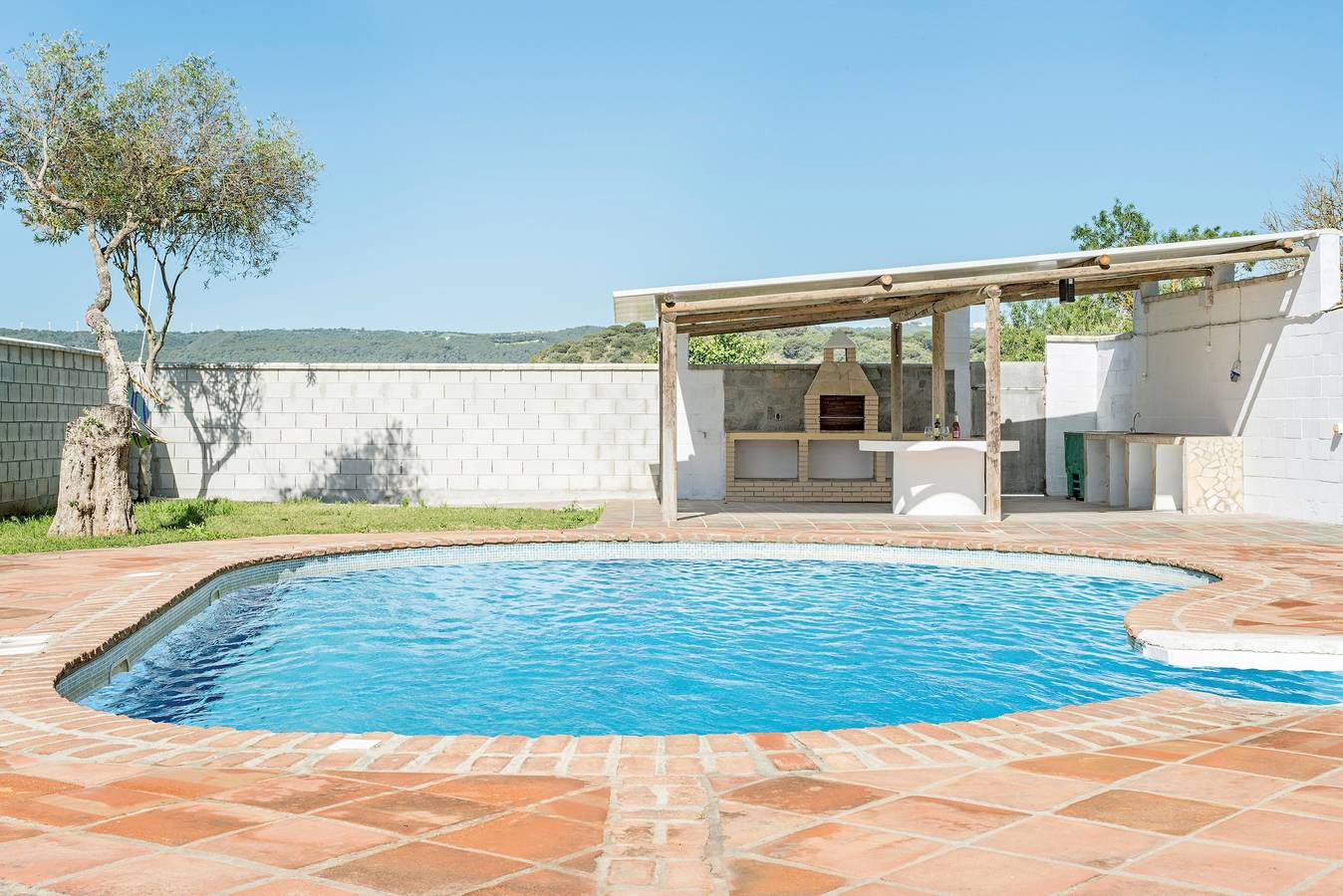 Casa de Piedra con magnífica piscina de 50 metros. in Barbate, Costa de la Luz