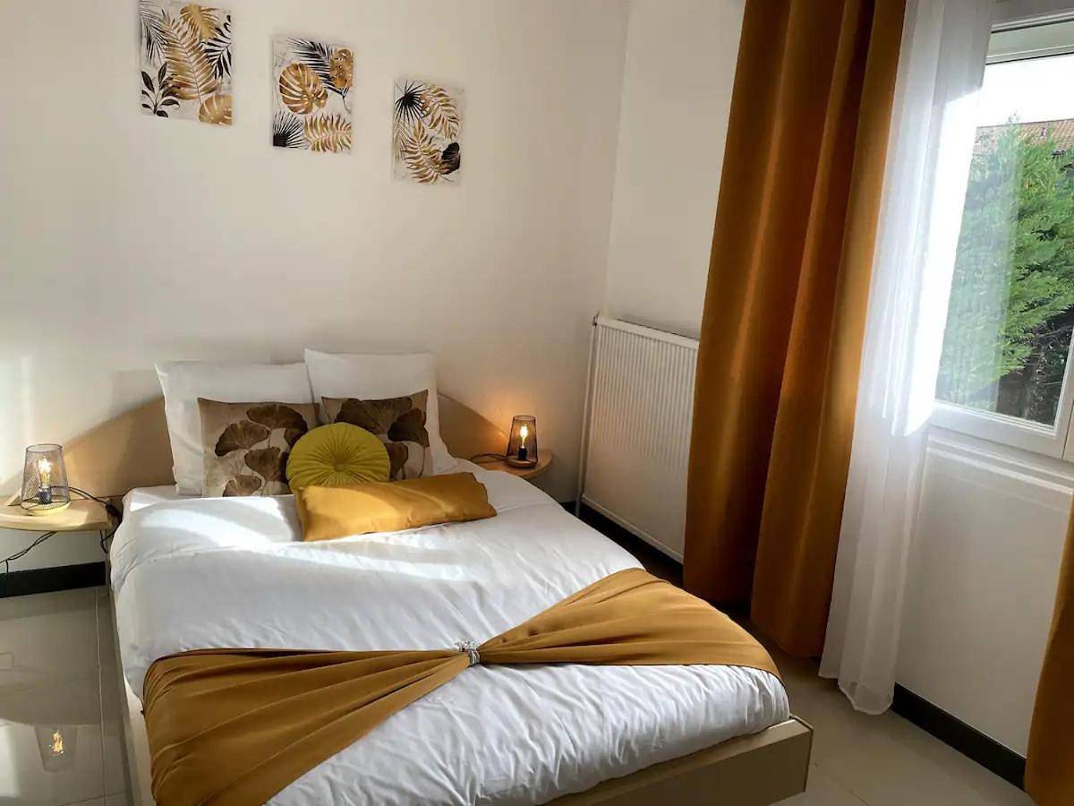 Appartement entier, Three-Bedroom Apartment in Montélimar, Région de nyons