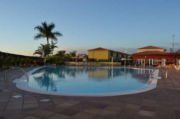Maison de vacances pour 4 personnes, avec terrasse ainsi que piscine et jacuzzi - 1