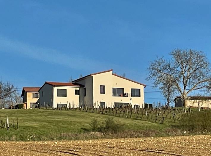 Gîte pour 6 personnes, avec terrasse dans Glaine-Montaigut