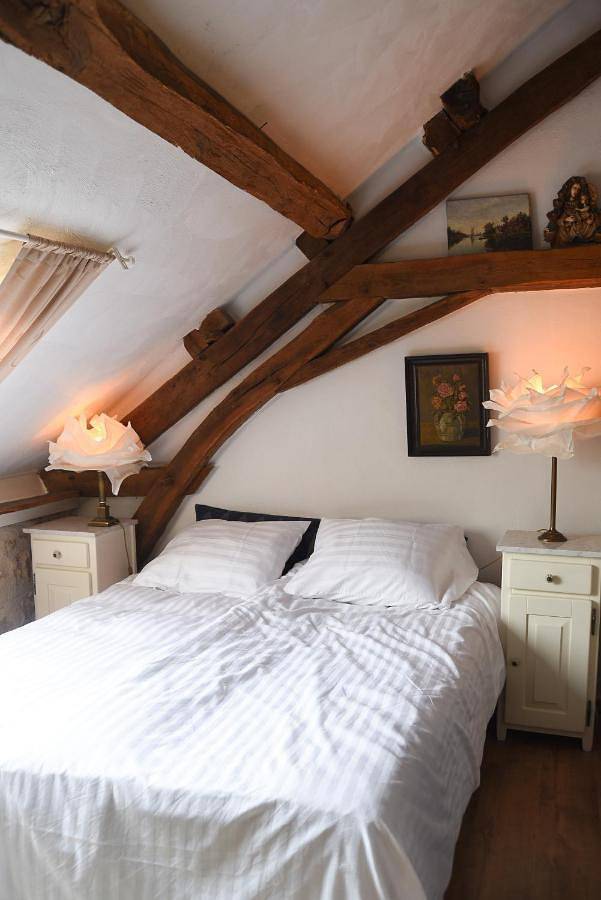 Station pour 2 personnes, avec jardin ainsi que vue et piscine, animaux acceptés à Larochemillay - 3