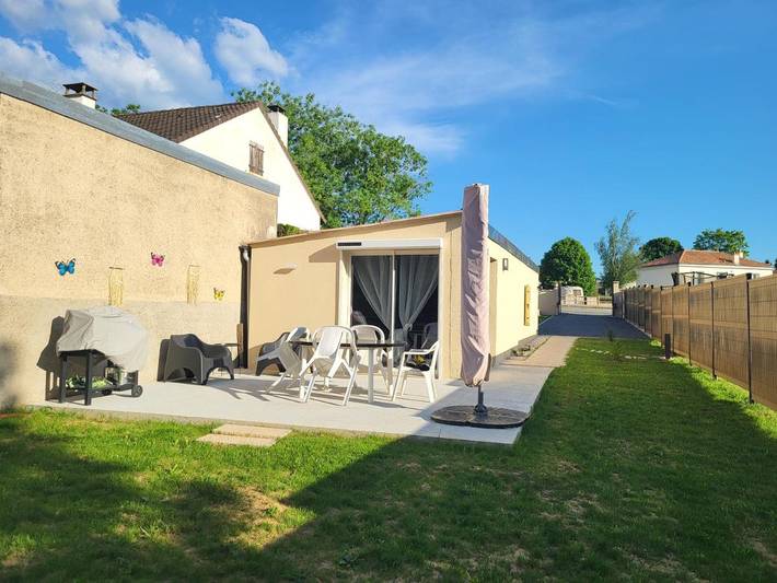 Location de vacances pour 4 personnes, avec Terrasse et Jardin à Vivonne