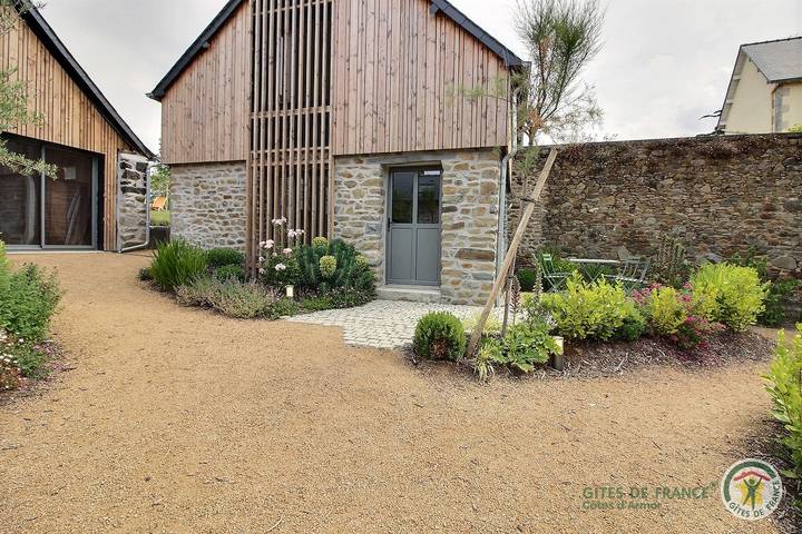 Gîte pour 3 personnes, avec Terrasse ainsi que Jardin et Vue