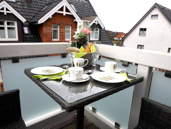 Ganze Wohnung, Gemütliche 2-Zimmer-Wohnung mit Südbalkon in Wenningstedt, nah am Strand in Wenningstedt, Sylt