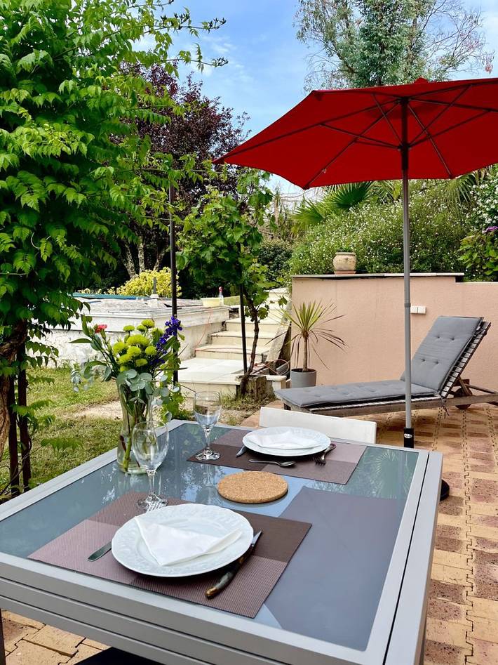 Chambre pour 2 personnes, avec piscine et jardin