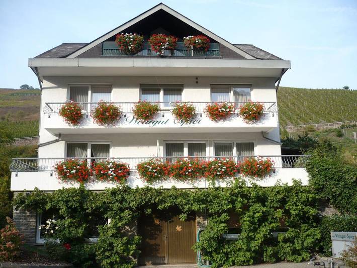 Zimmer für 3 Personen, mit Balkon in Enkirch