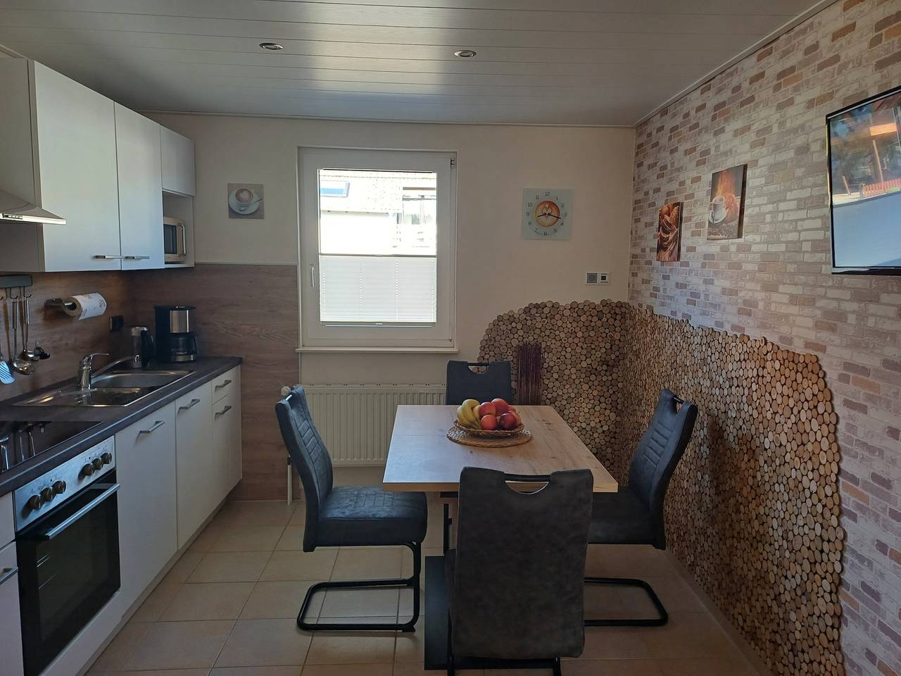 Ganze Wohnung, Top für Familien & Paare: Fewo 5 (2-5 Pers) 2 Schlafzimmer, Balkon, Wlan, Sauna & E-Auto-Ladestation in Altenau, Harzvorland