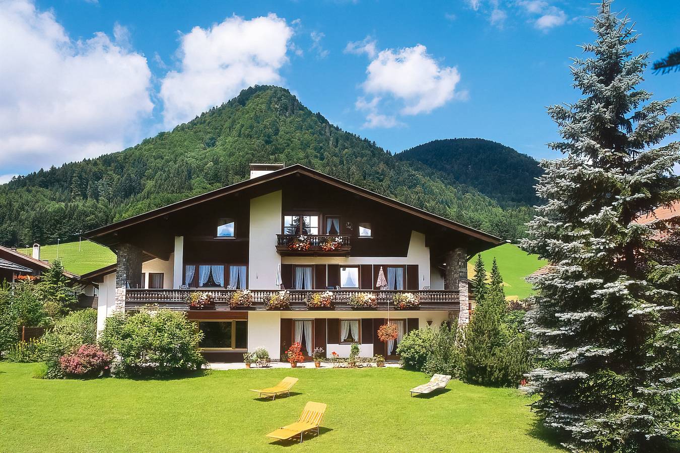 Ganze Ferienwohnung, Ferienwohnungen Helga Mayer inkl. Chiemgaukarte - Appartement  Kirchberg 32qm, Balkon, Kochnische, 1 Wohnschlafzimmer, Nr. 3 Wlan in Ruhpolding, Bayerische Alpen