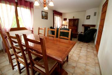 Gîte pour 6 personnes, avec jardin et terrasse, animaux acceptés à La Bâtie-Vieille