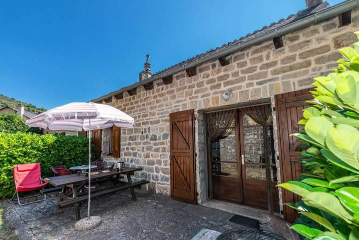 Gîte pour 4 personnes, avec piscine et jardin, animaux acceptés à Quézac - 2