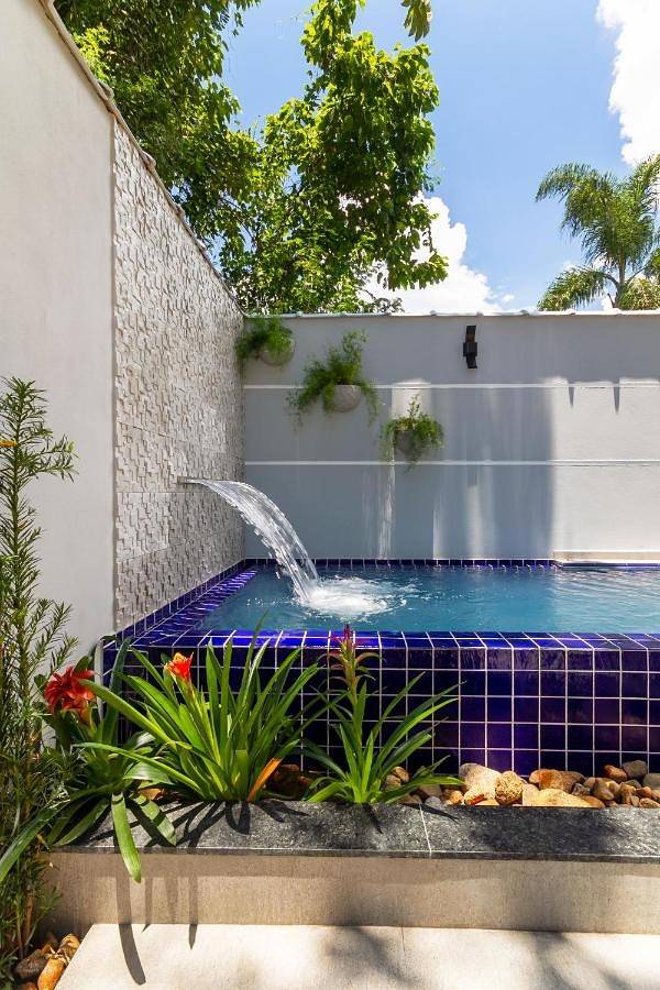 Casas e apartamentos de temporada para 2 pessoas, com piscina e vista e ainda jardim em Paraty