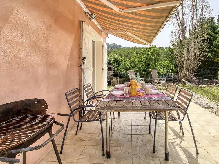Appartement entier, 2 Pièces 4 Personnes in Le Beausset, Région de Toulon