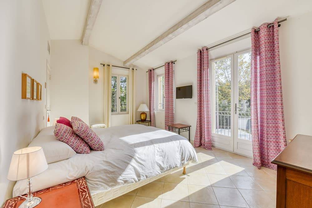 Charmante Villa in einer bewachten Wohnanlage, schönen privaten Pool in Saint-Tropez, Mittelmeerküste (Frankreich)
