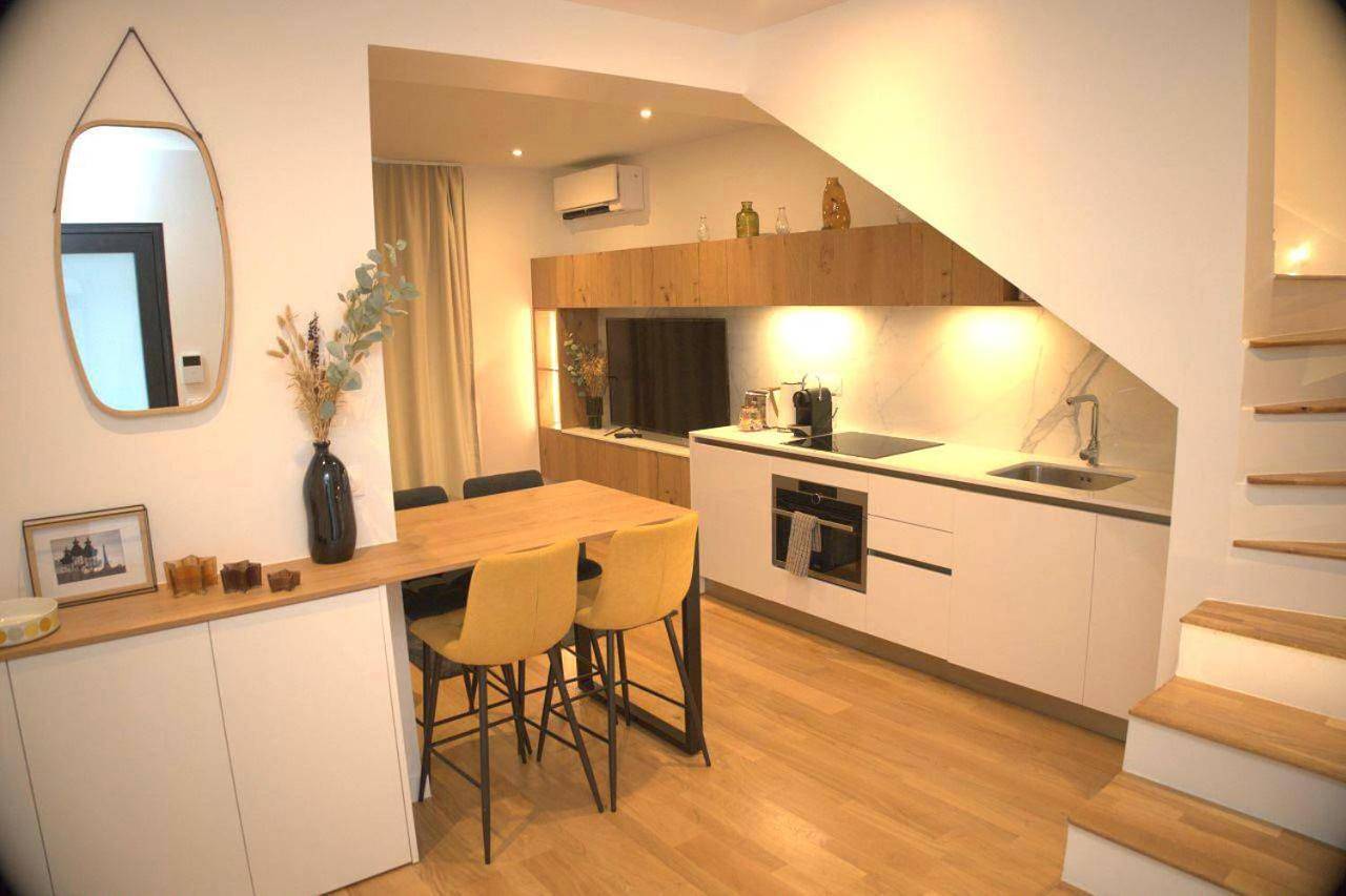Appartement entier, One-Bedroom Apartment in Les Lilas, Seine-Saint-Denis