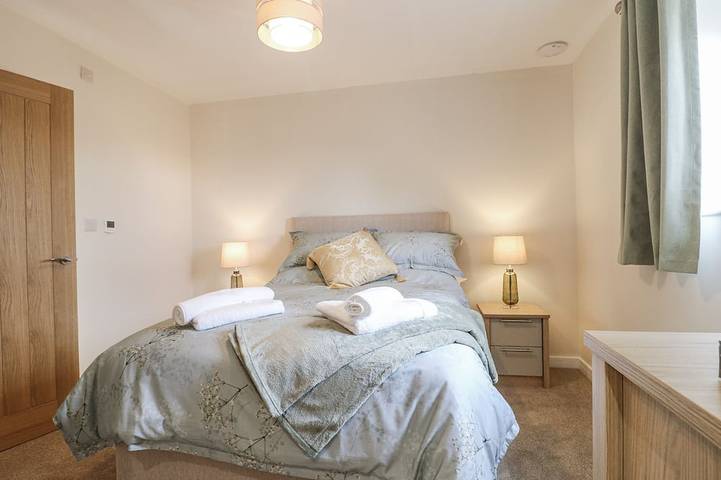 Fields View, family friendly, character holiday cottage in Alrewas in Staffordshire