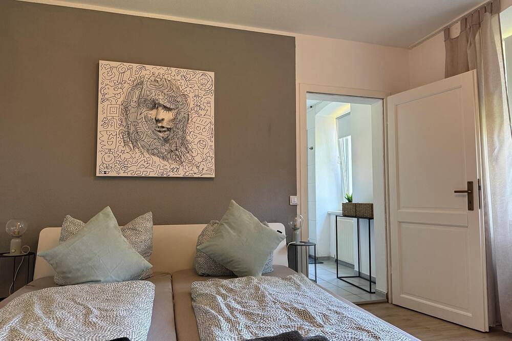 Entire apartment, Simple apartment \"Hannes\" in Halle including parking space in Halle (Saale), Saale-Unstrut